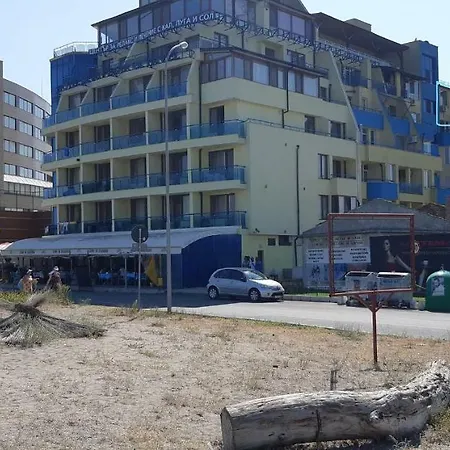Апартамент Рени דירה פומורי