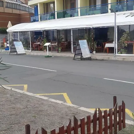 Апартамент Рени Apartment Pomorie